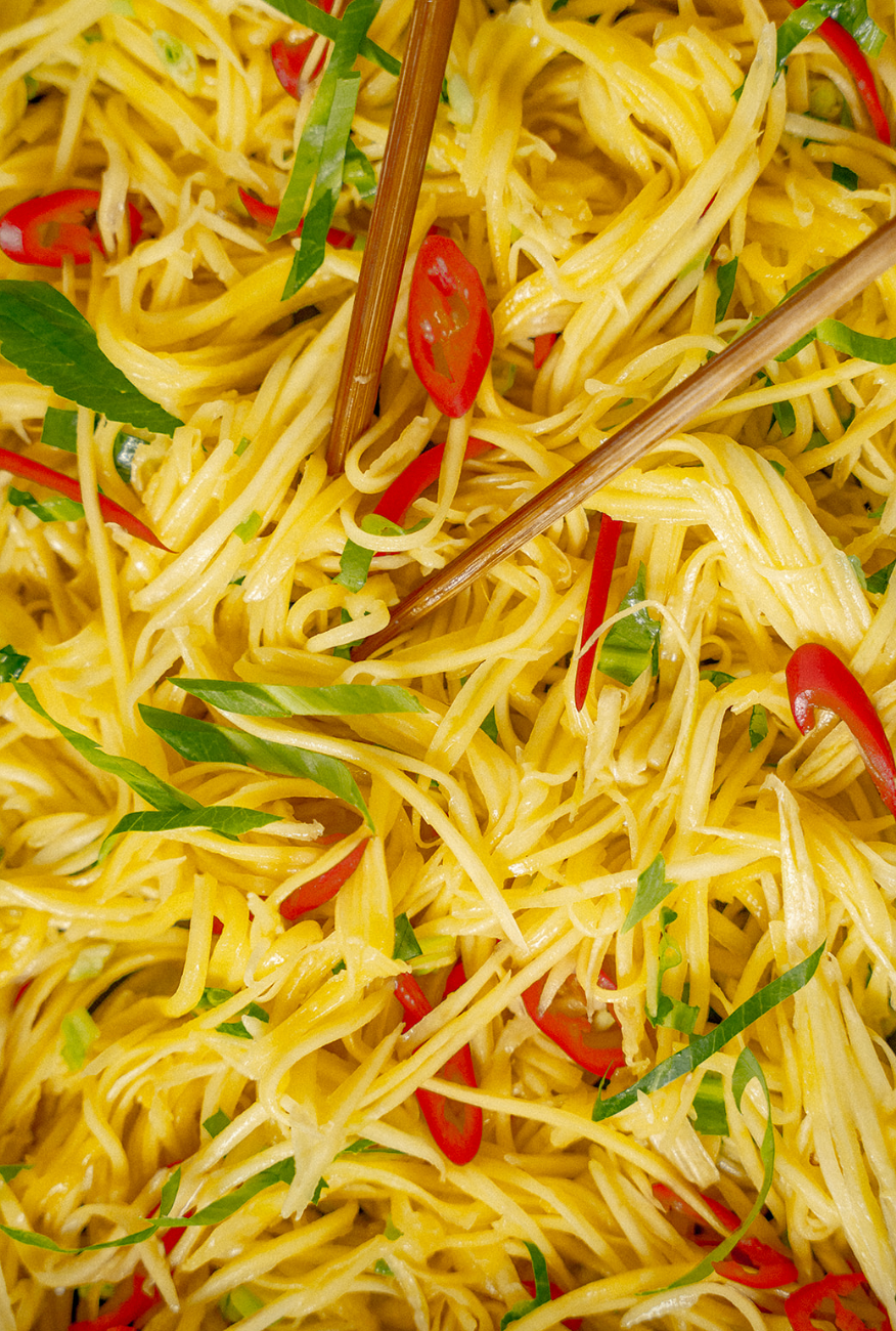 Frisse-mangosalade-met-vissaus Phans